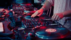 dj | Dj Sunday Nights